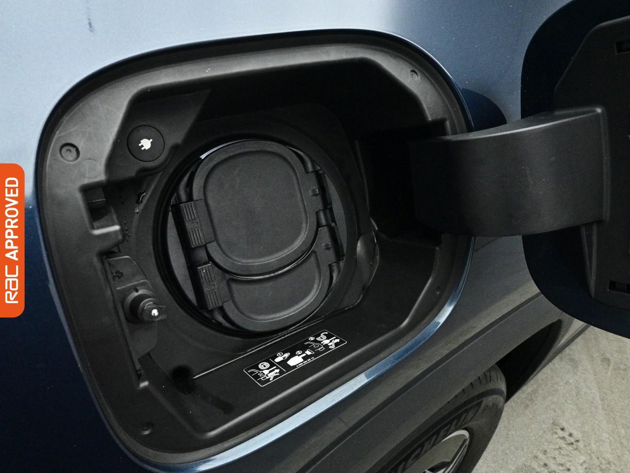 Mercedes-Benz Eqa view 28