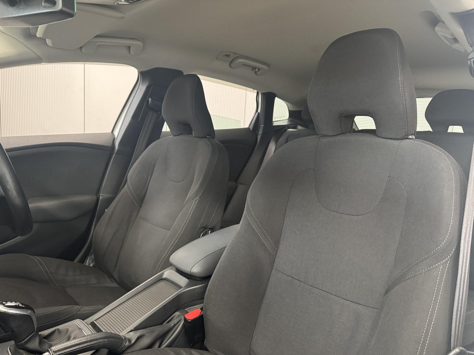 Volvo V40 view 51