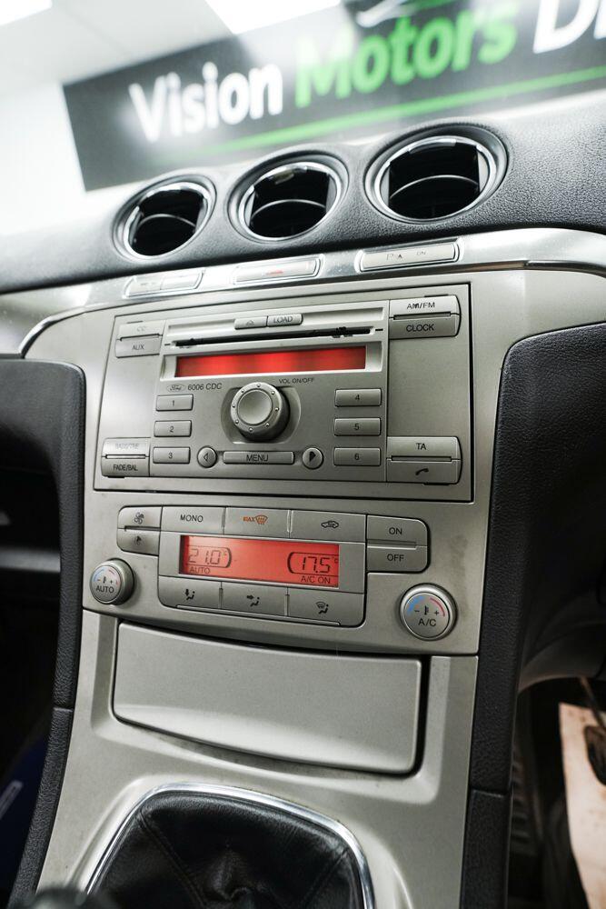 Ford S-Max view 20