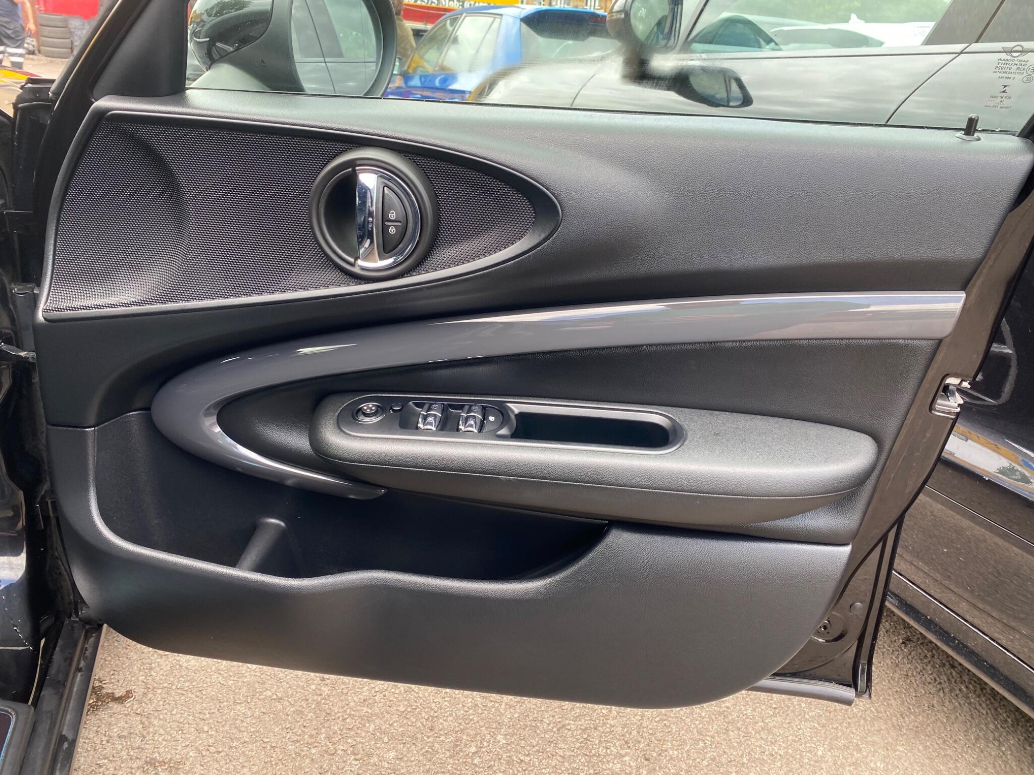 Mini Clubman view 15