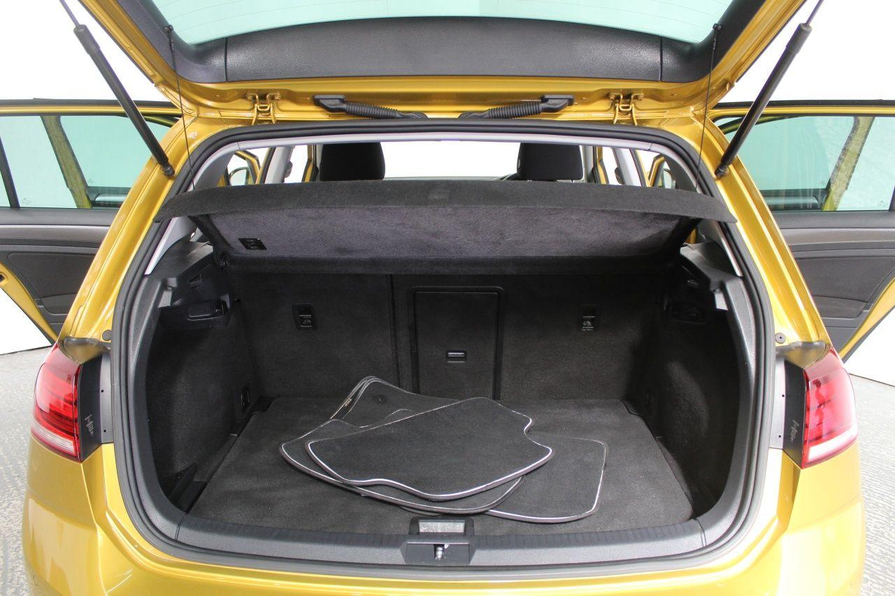 Volkswagen Golf view 24