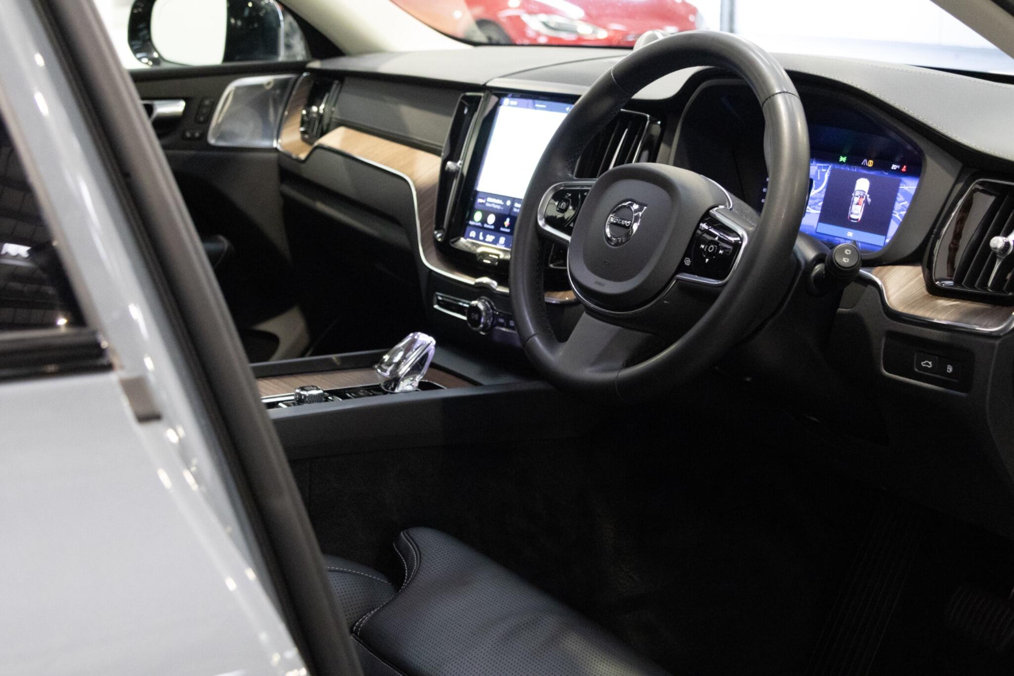 Volvo XC60 view 15