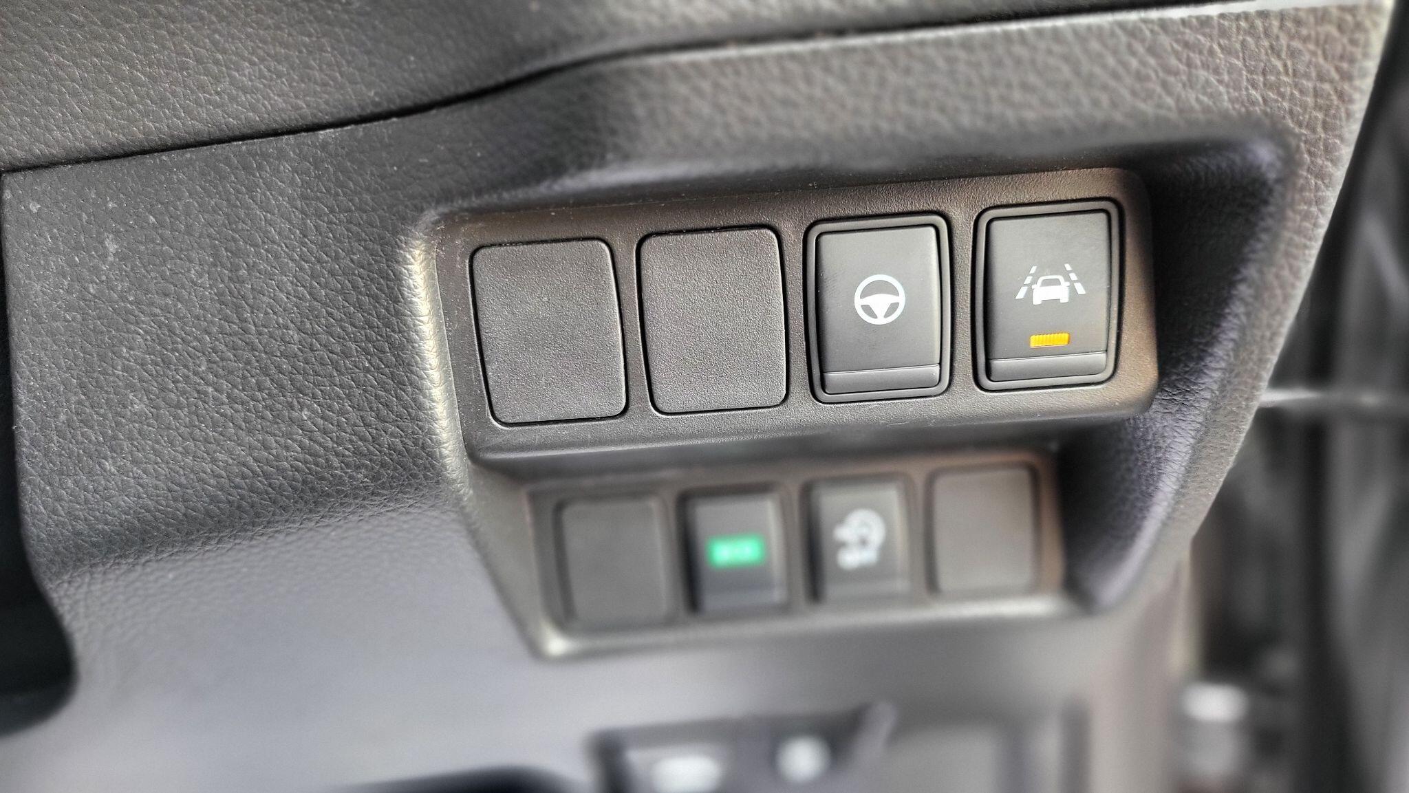 Nissan Qashqai view 25