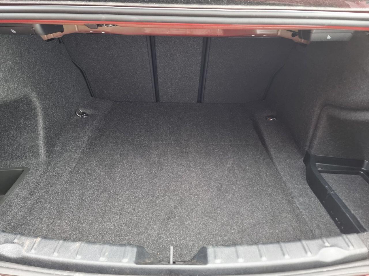 BMW 3 Series view 24