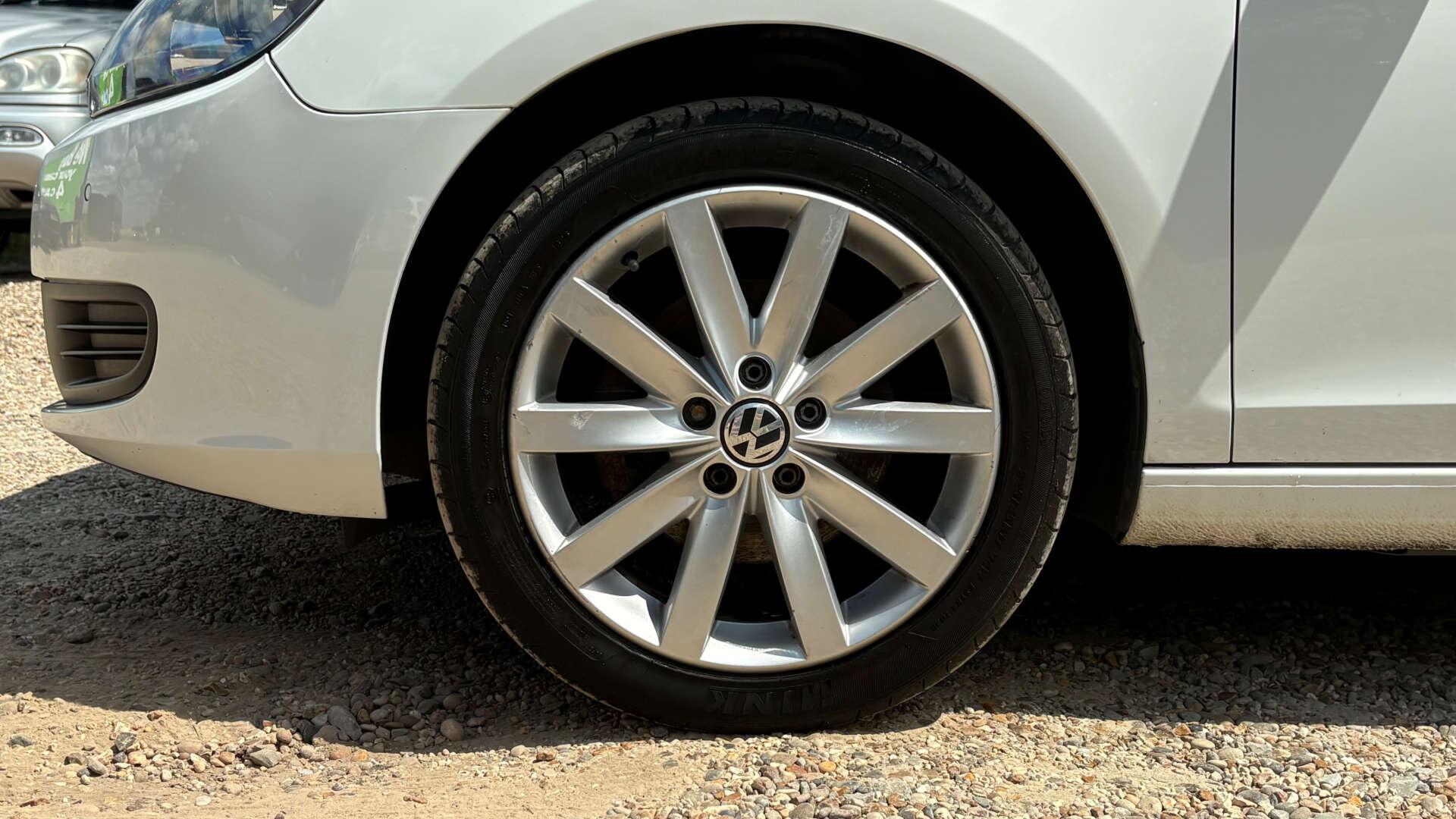 Volkswagen Golf view 38