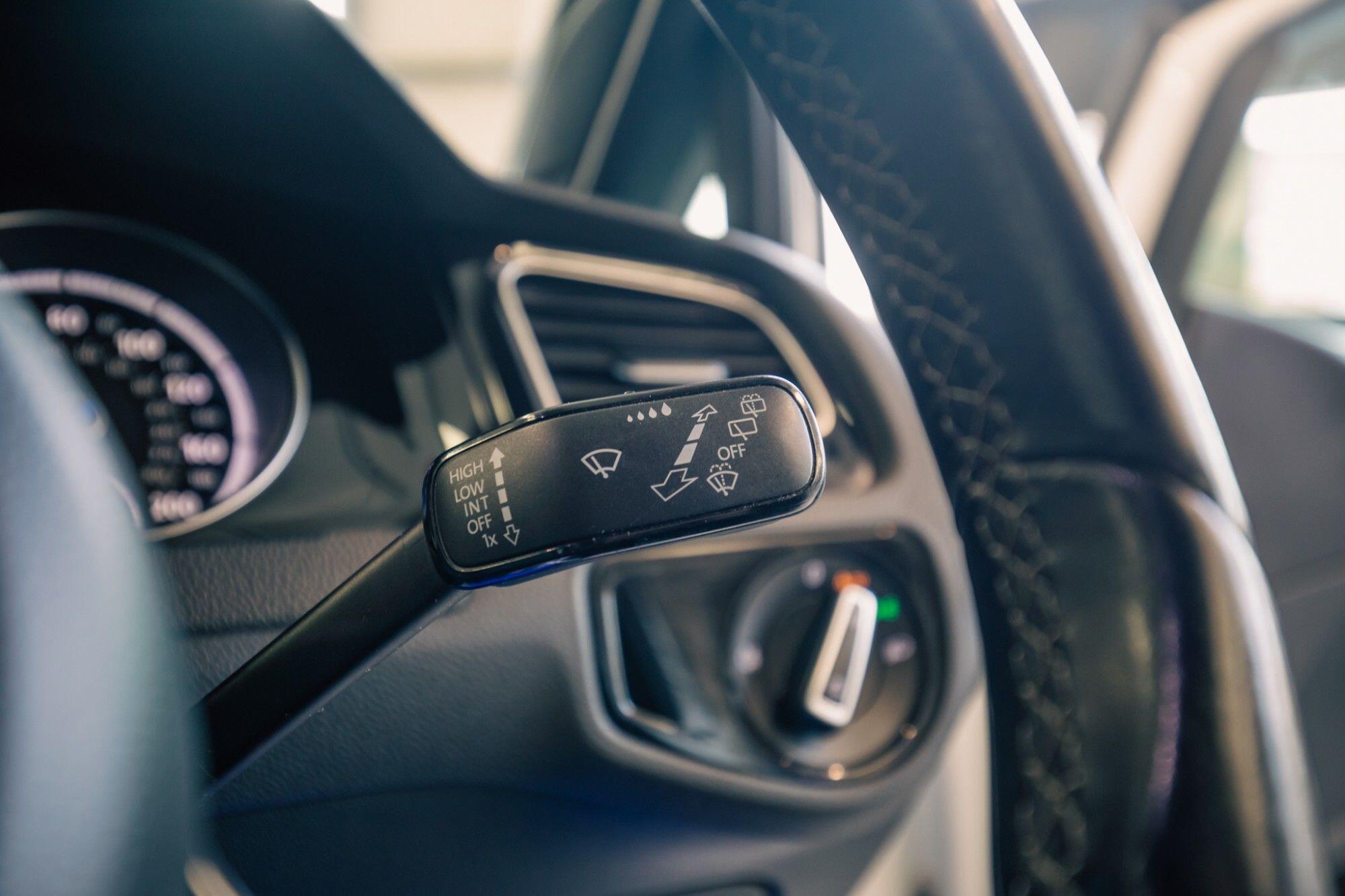 Volkswagen Golf view 13