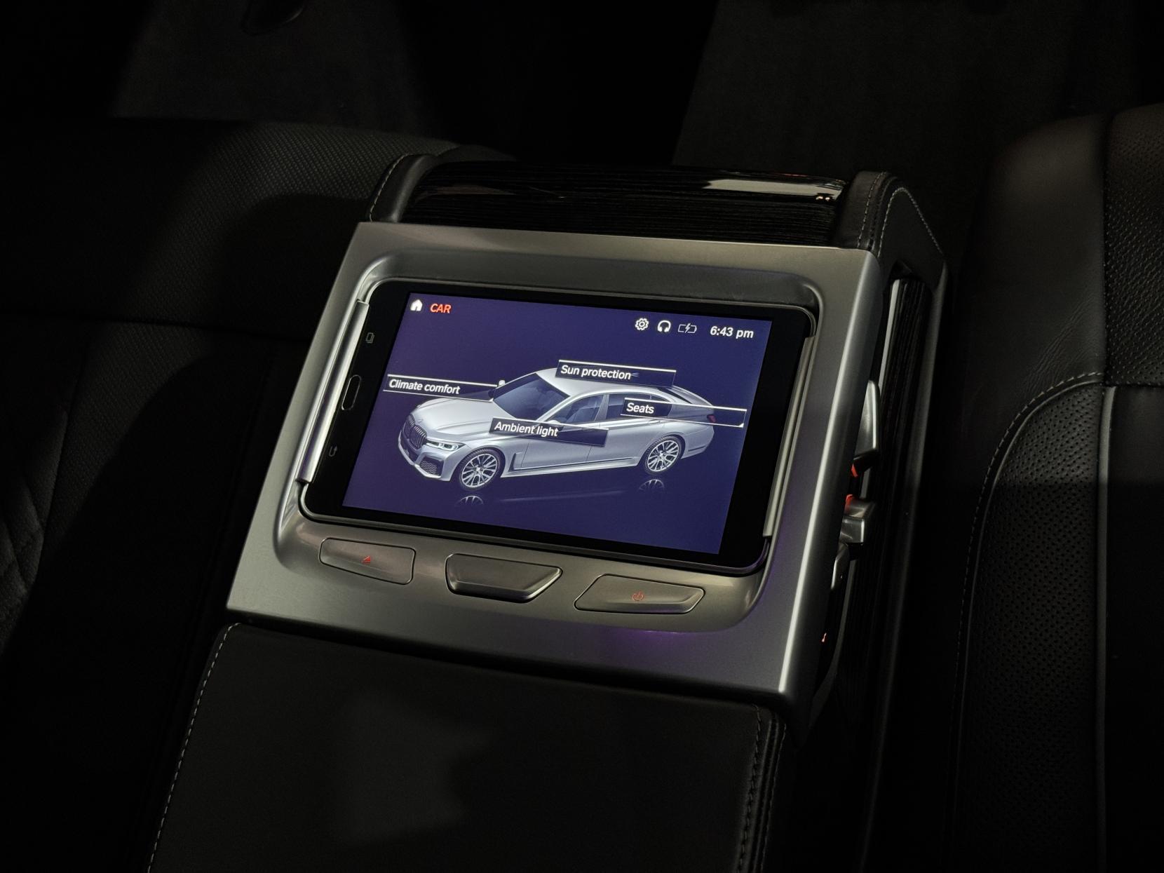 BMW 7 Series view 72