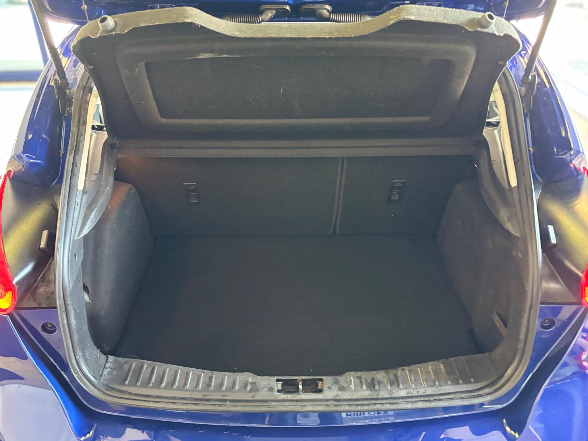 Ford Focus view 23