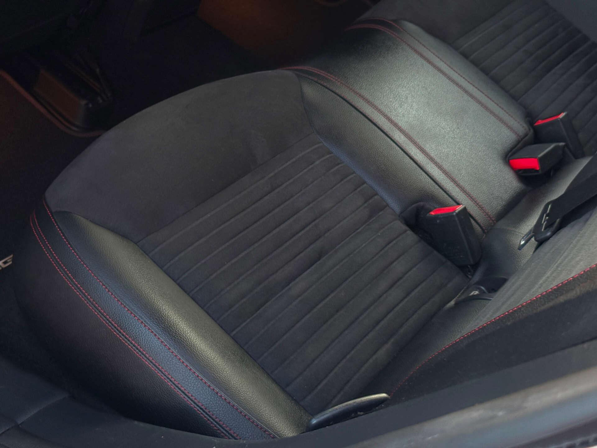Mercedes-Benz Cla view 44