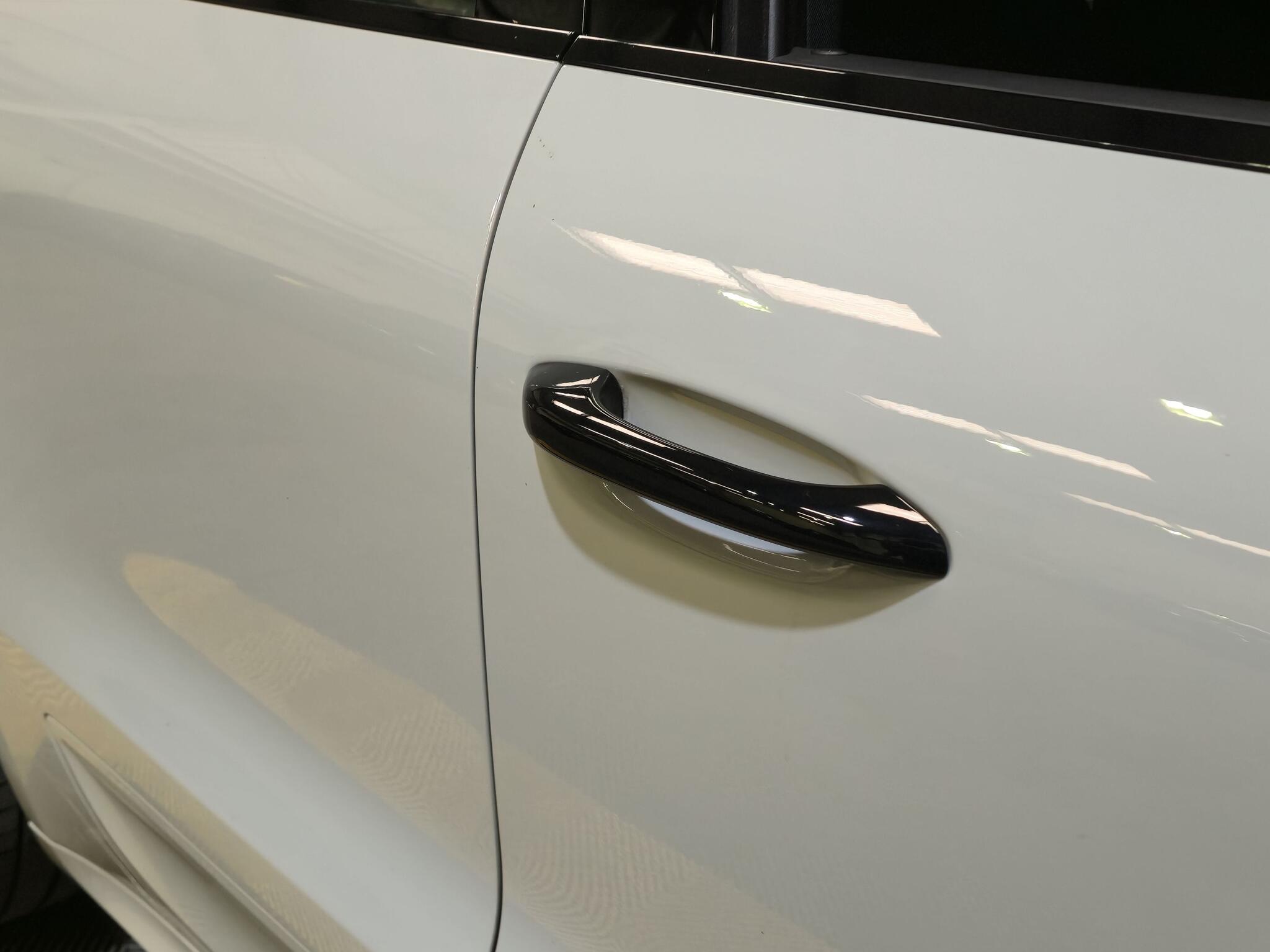 Porsche Macan view 31