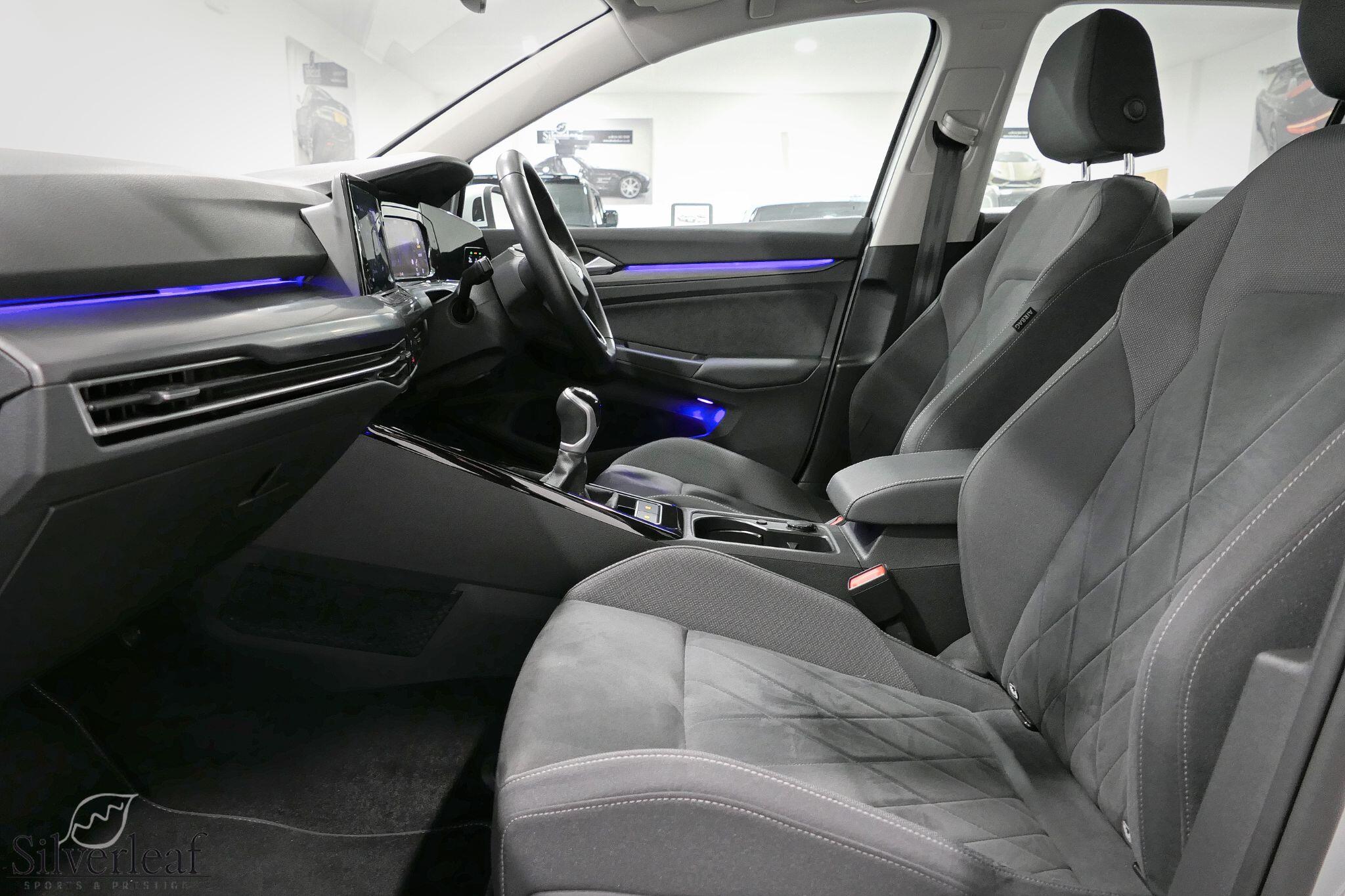 Volkswagen Golf view 5