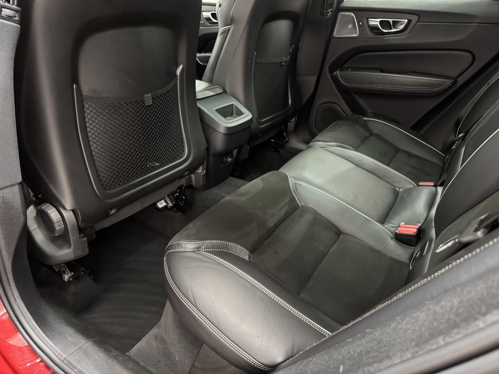 Volvo XC60 view 60