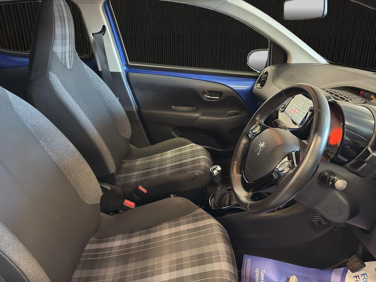 Peugeot 108 view 18