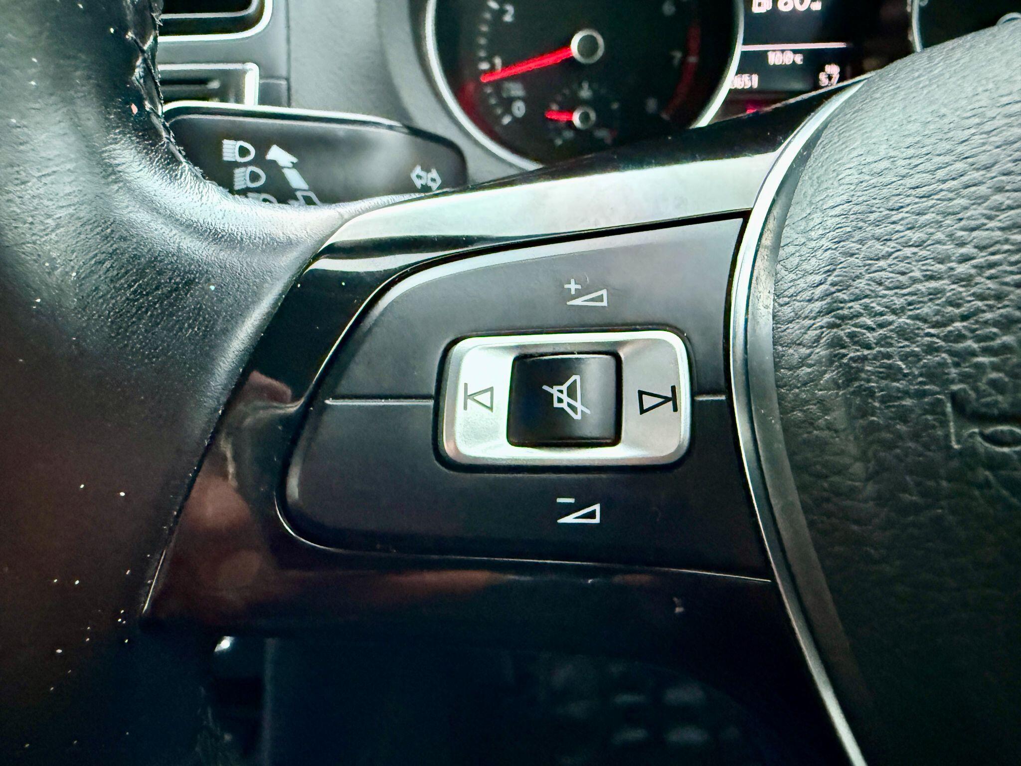 2015 Volkswagen Polo image 27