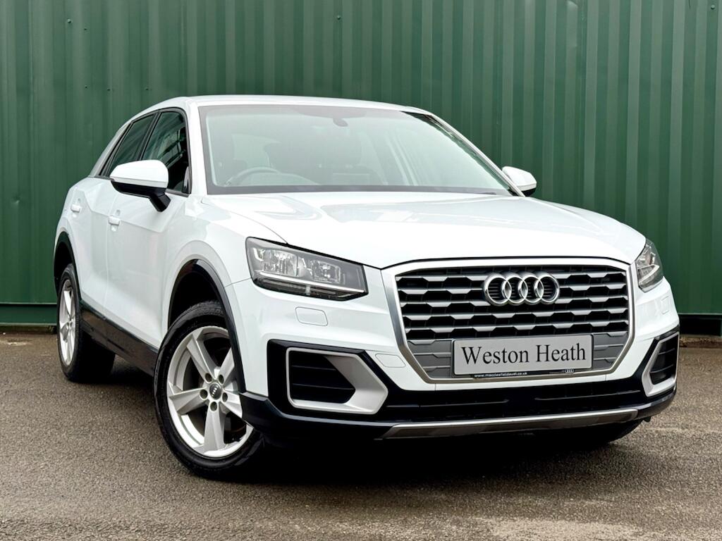Audi Q2 view 5