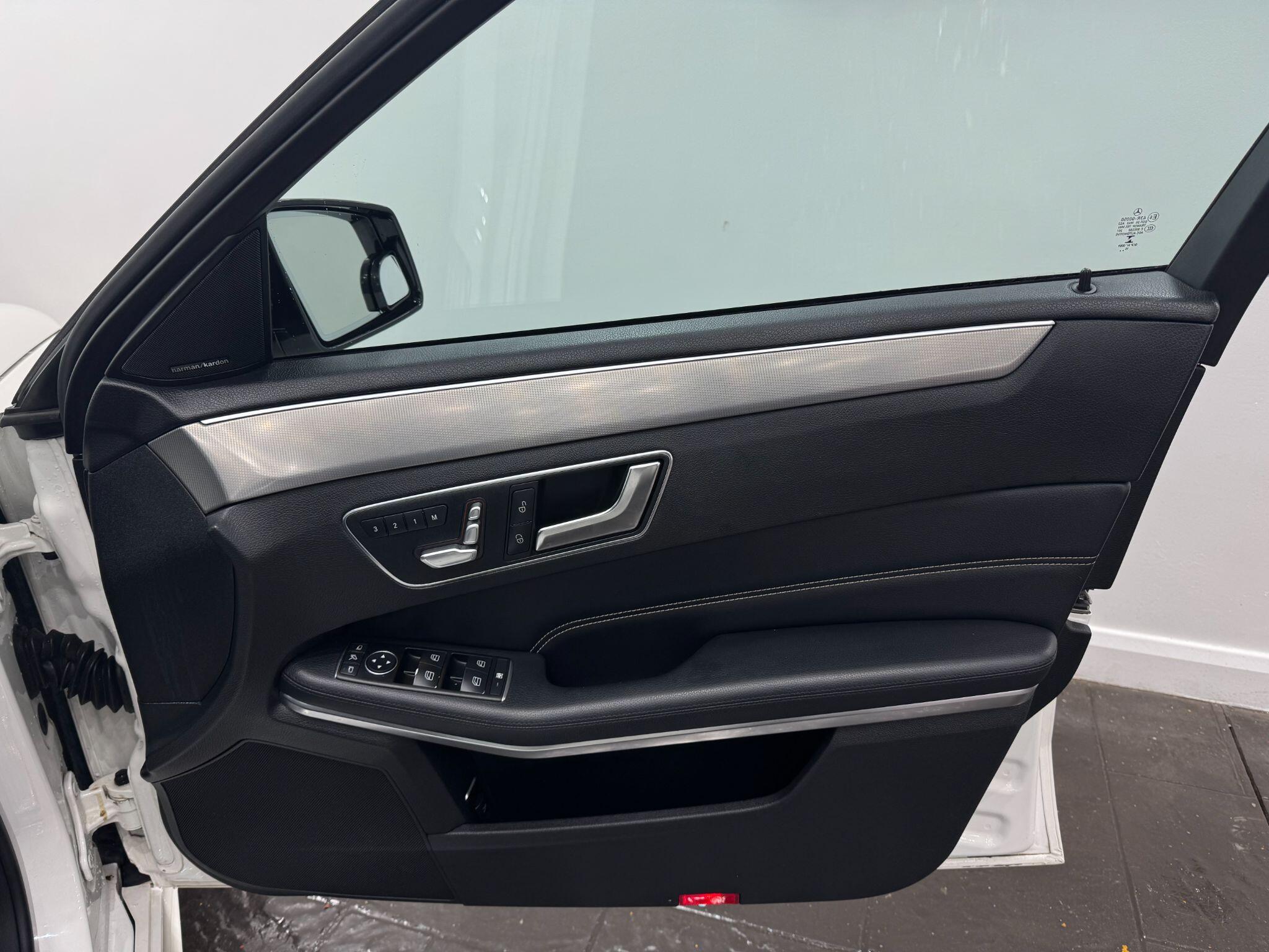 Mercedes-Benz E-Class view 11