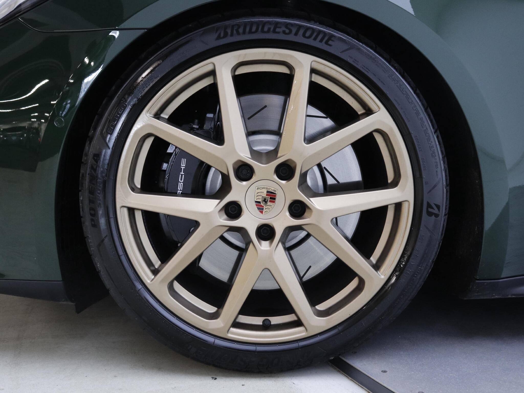 Porsche Panamera view 8