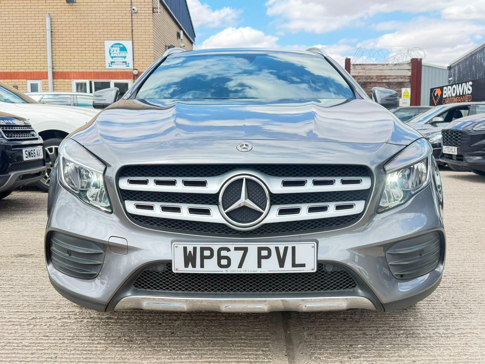 Mercedes-Benz Gla view 2