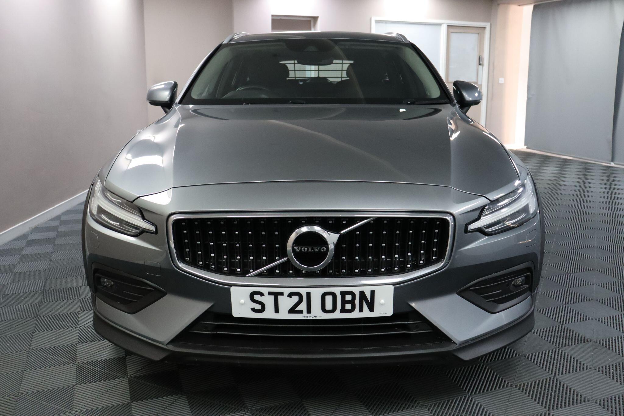 Volvo V60 Cross Country view 2
