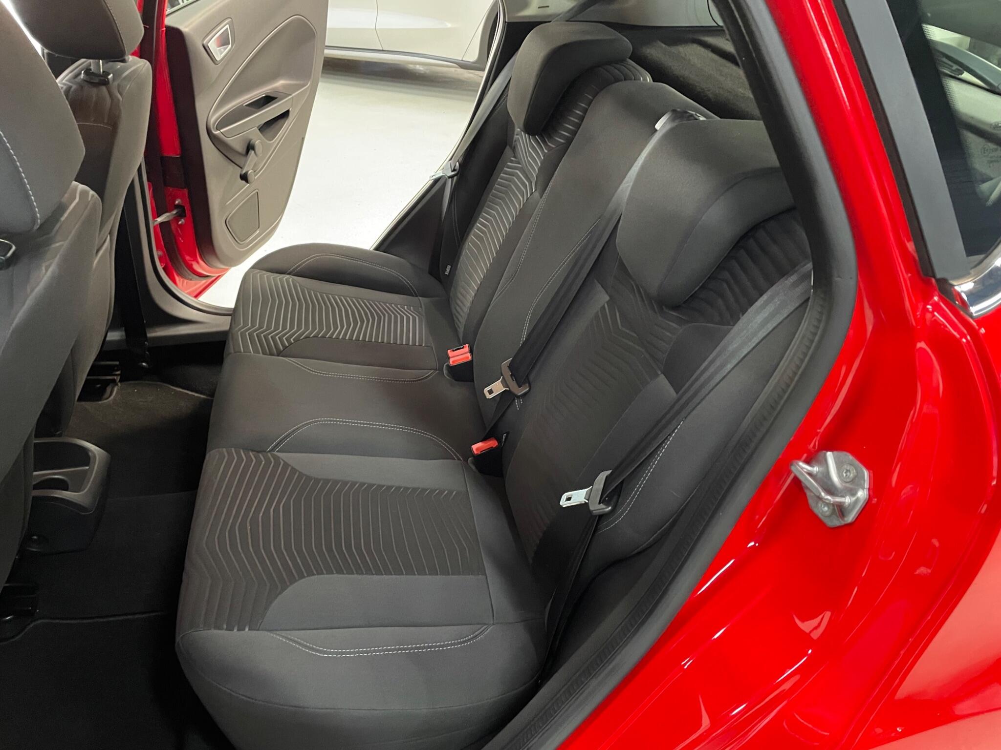 Ford Fiesta view 23