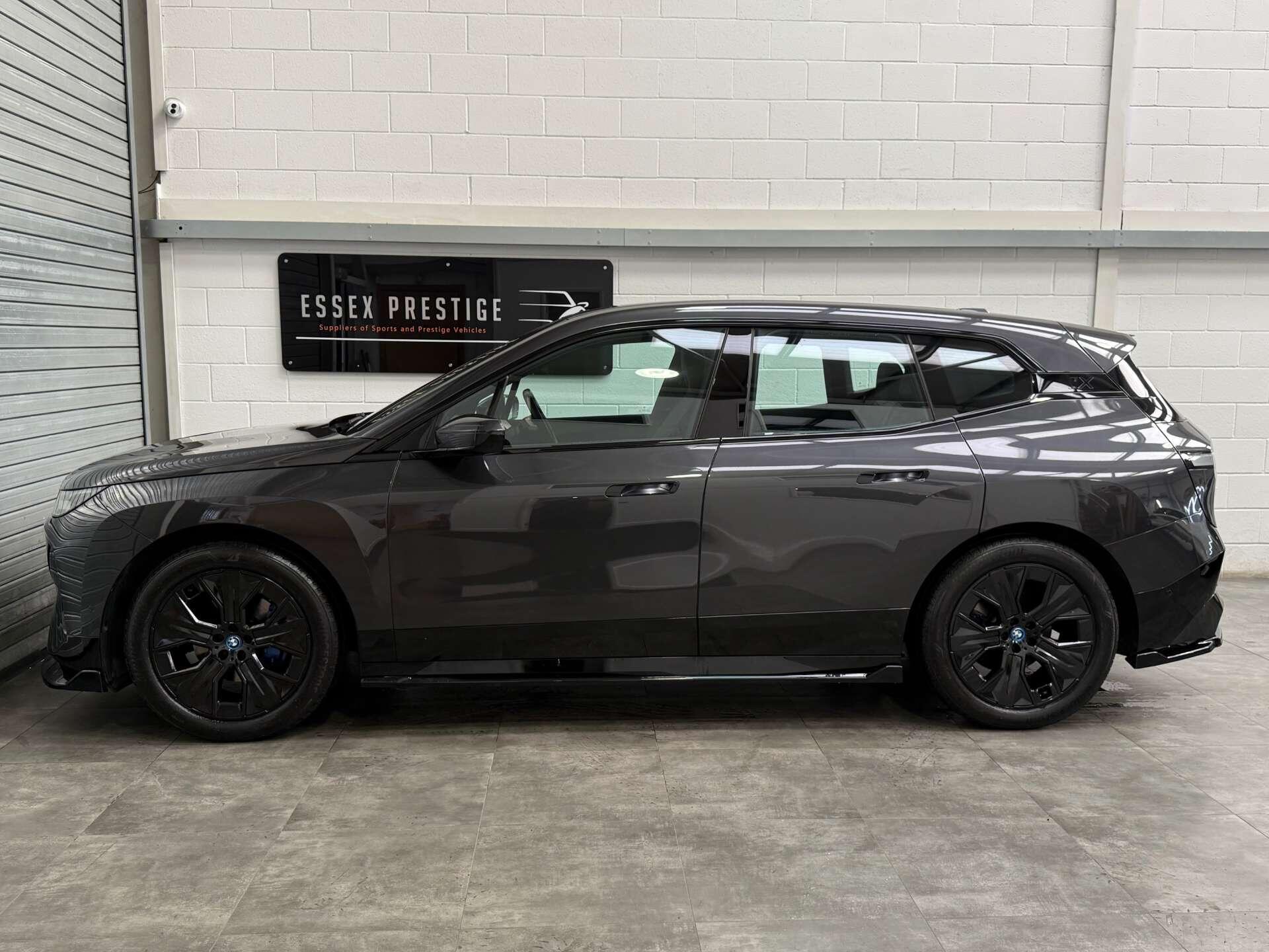 BMW Ix view 5