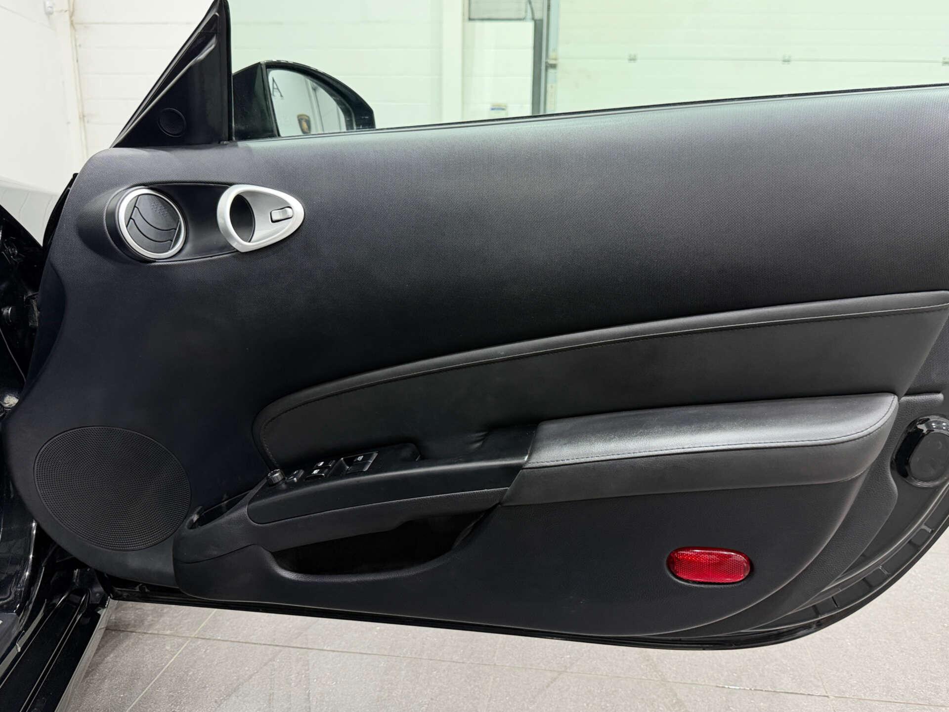 Nissan 350Z view 40