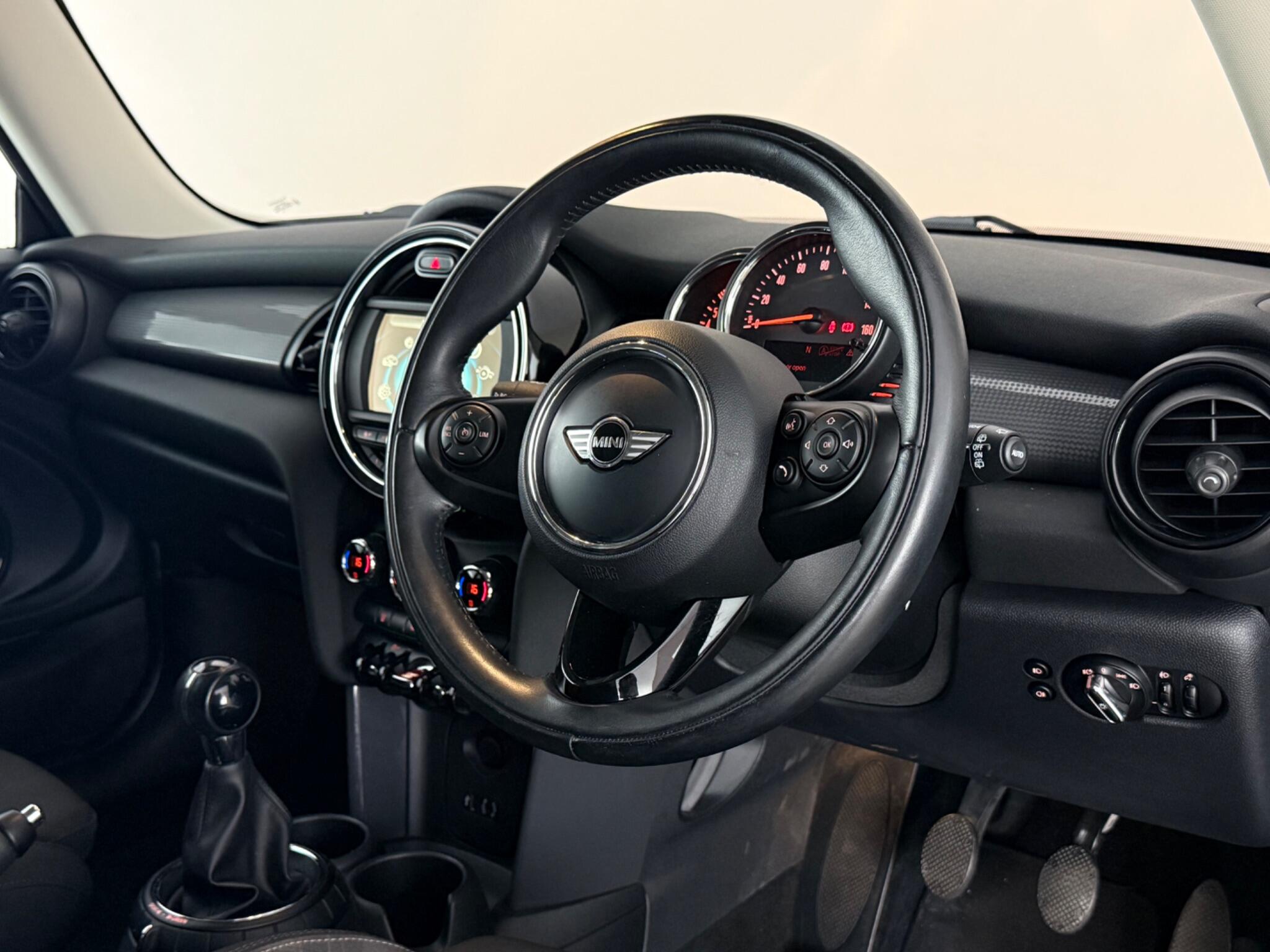 Mini Hatch view 3