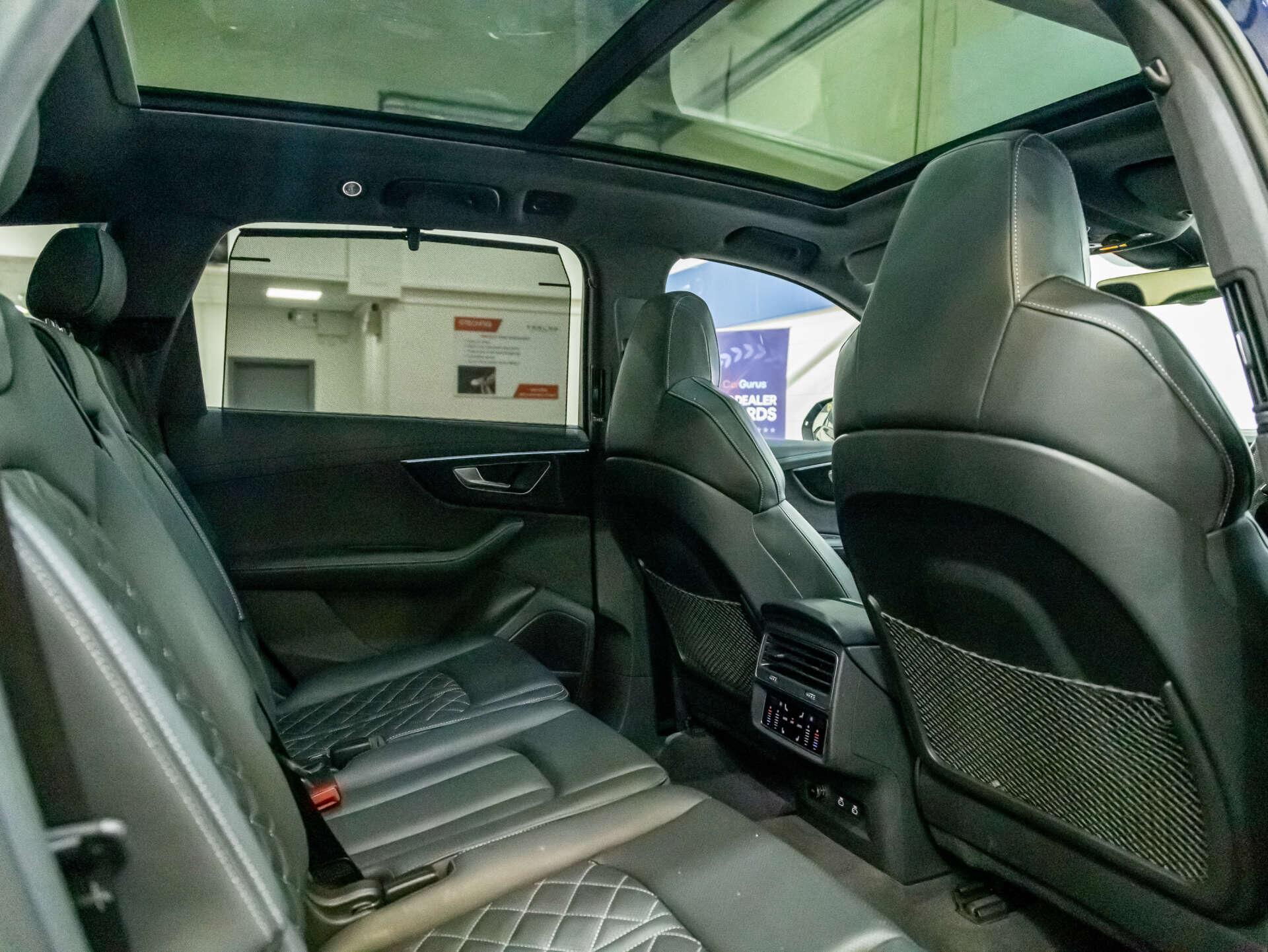 Audi Q7 view 48