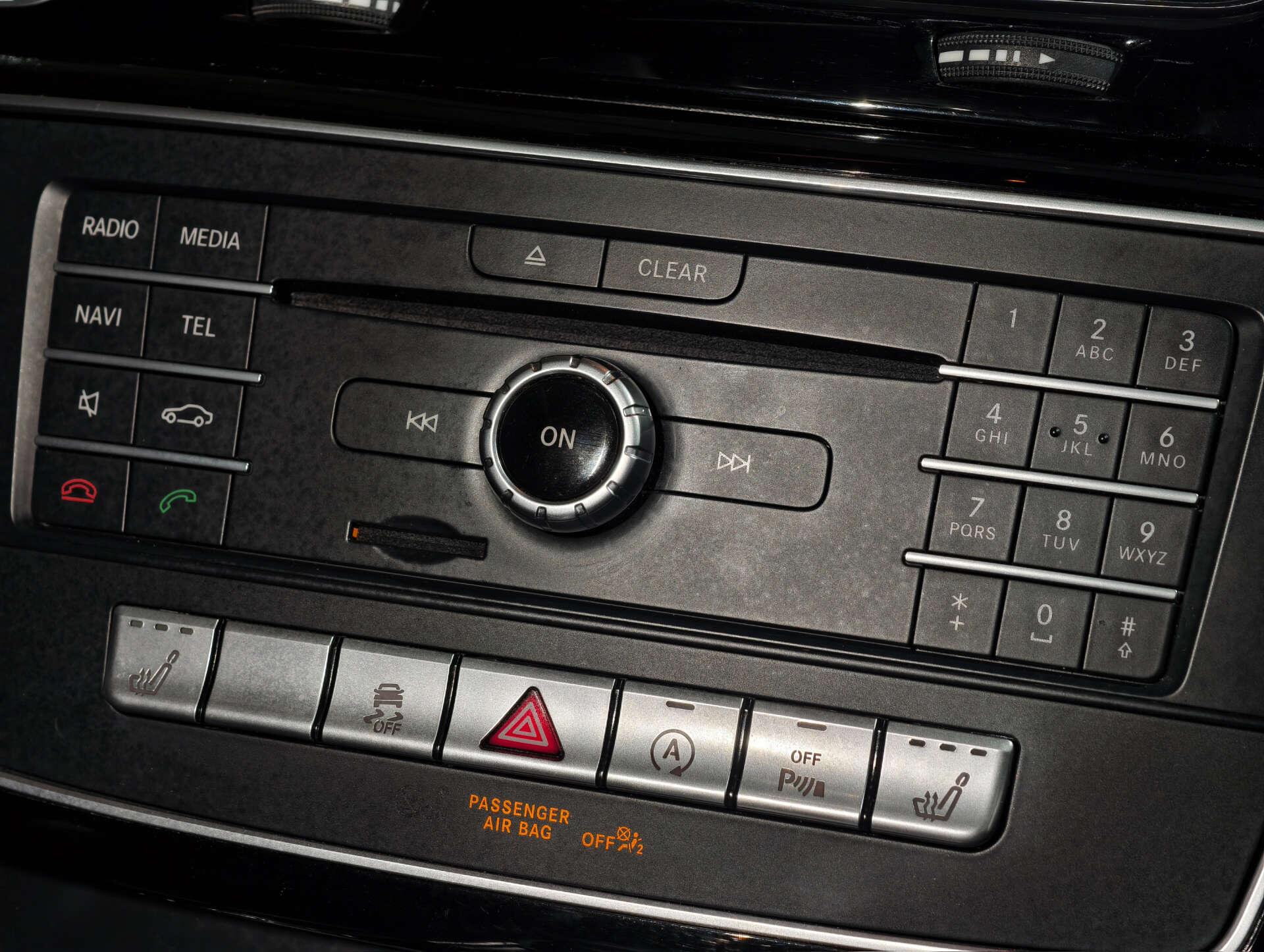 Mercedes-Benz GLS view 43