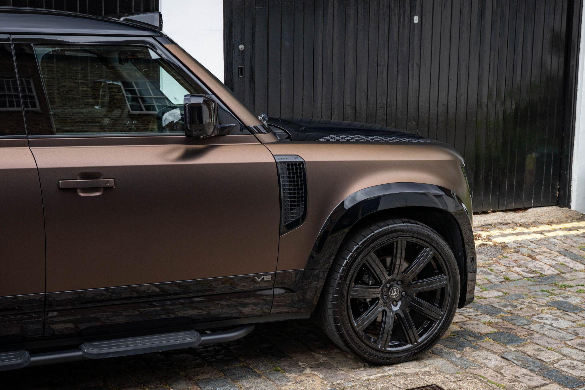 Land Rover Defender view 49