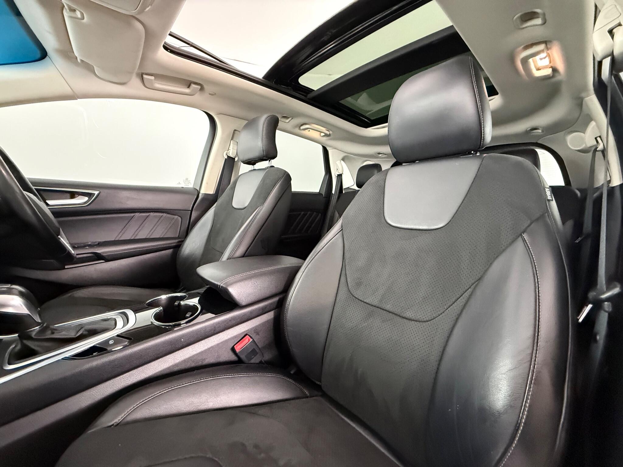 Ford Edge view 30