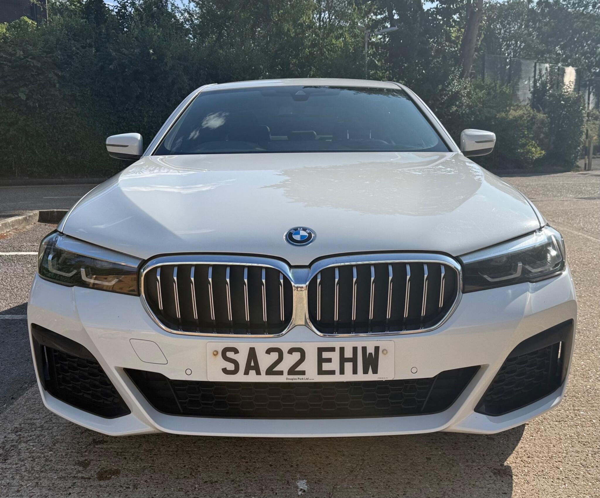 BMW 5 Series view 4