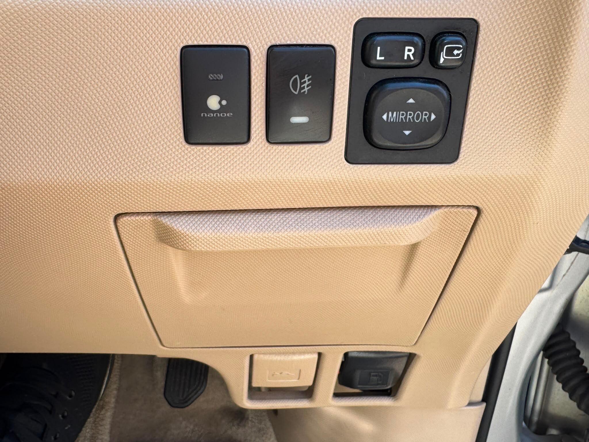 Toyota Estima view 24