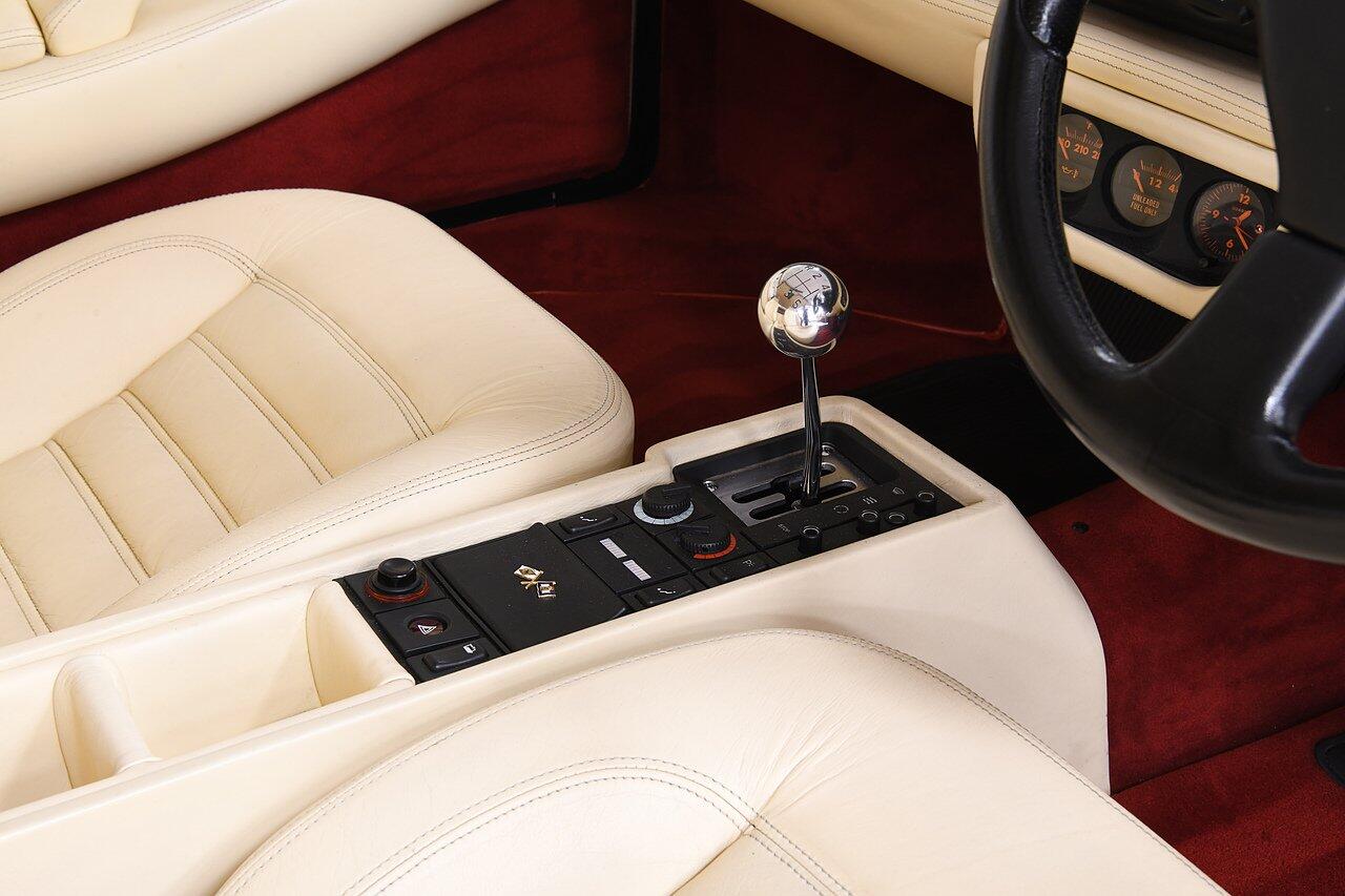 Ferrari 512 view 14