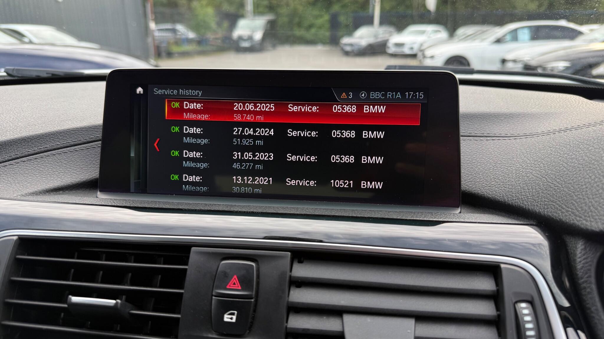 BMW 3 Series view 24