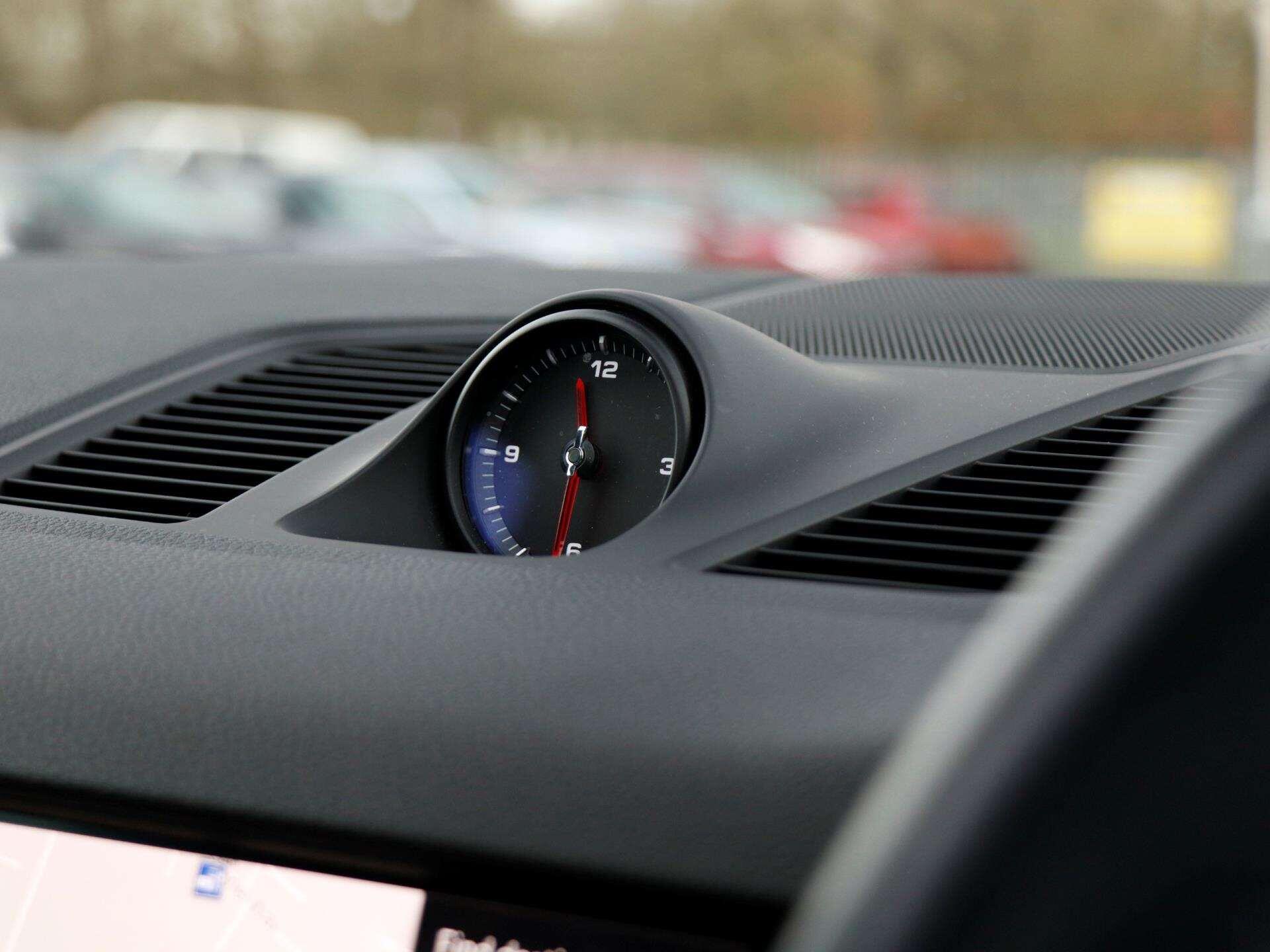 Porsche Cayenne view 14