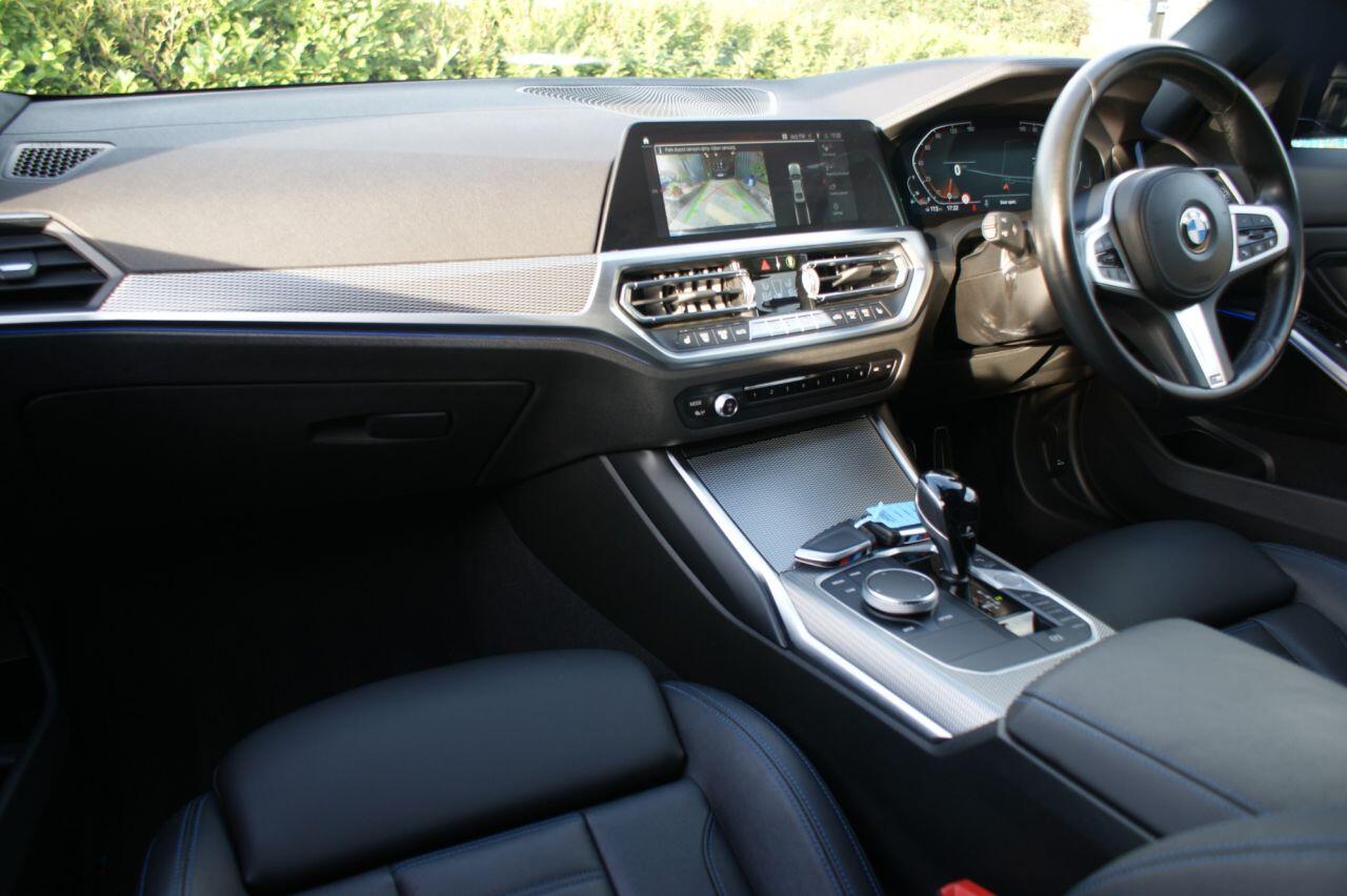 BMW 3 Series view 31