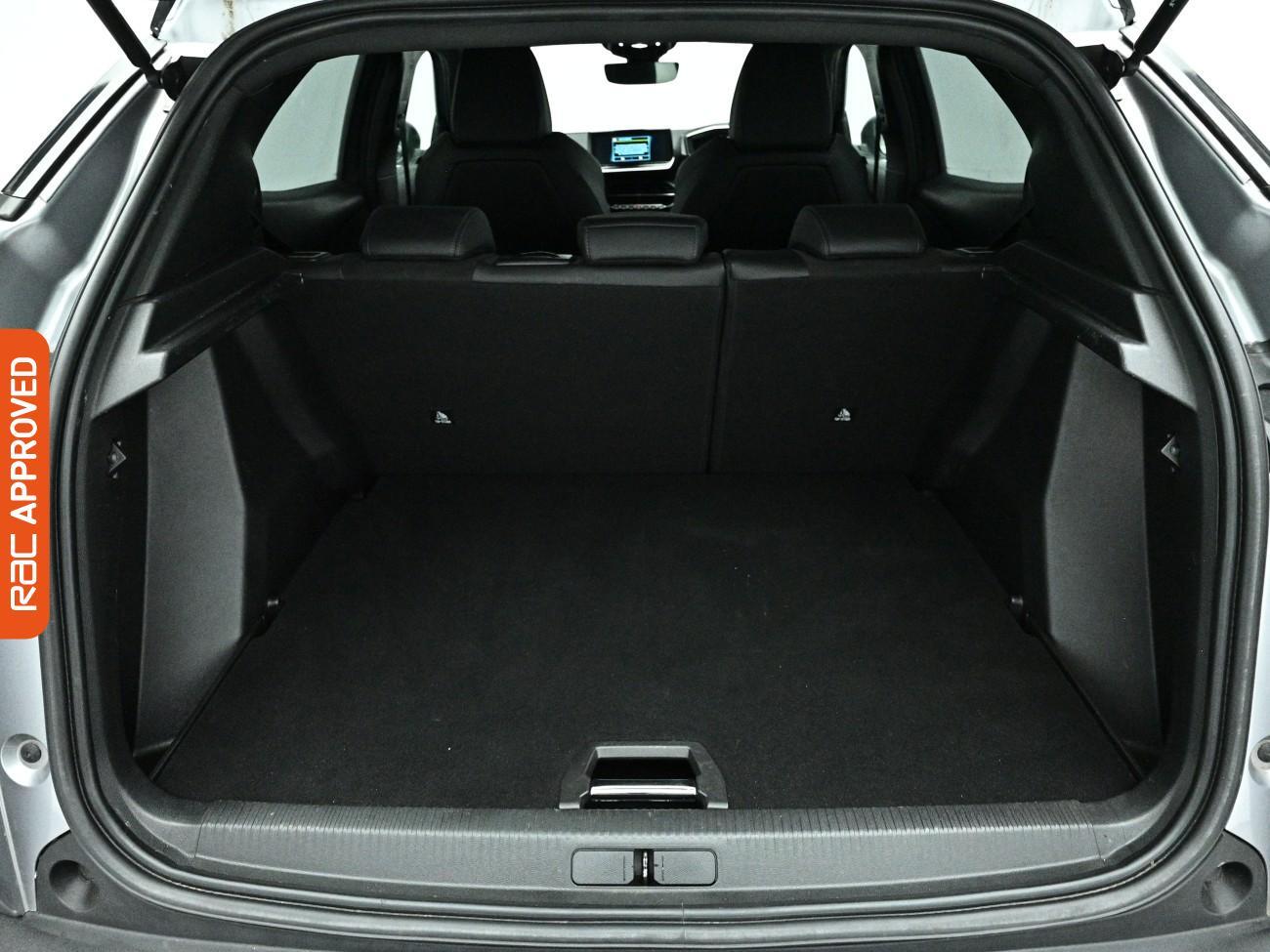 Peugeot E-2008 view 14