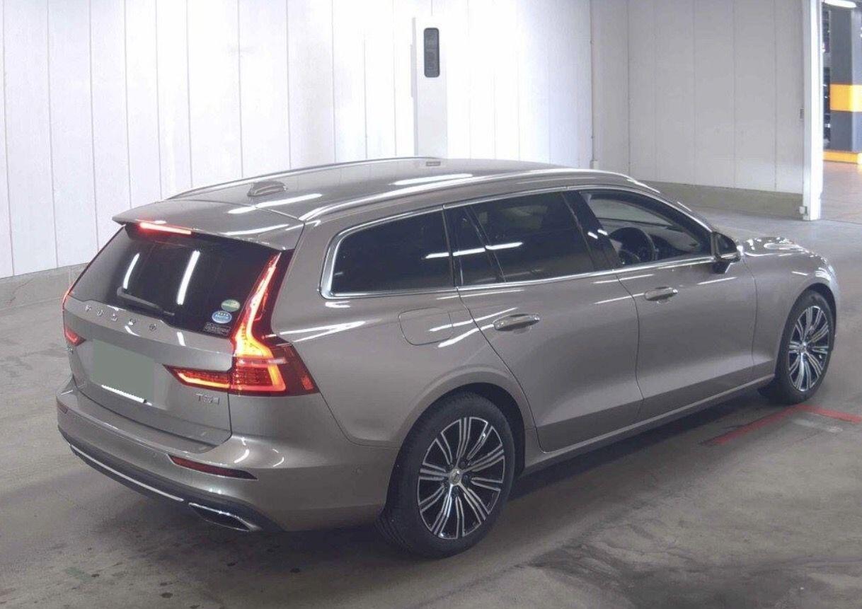 Volvo V60 view 4