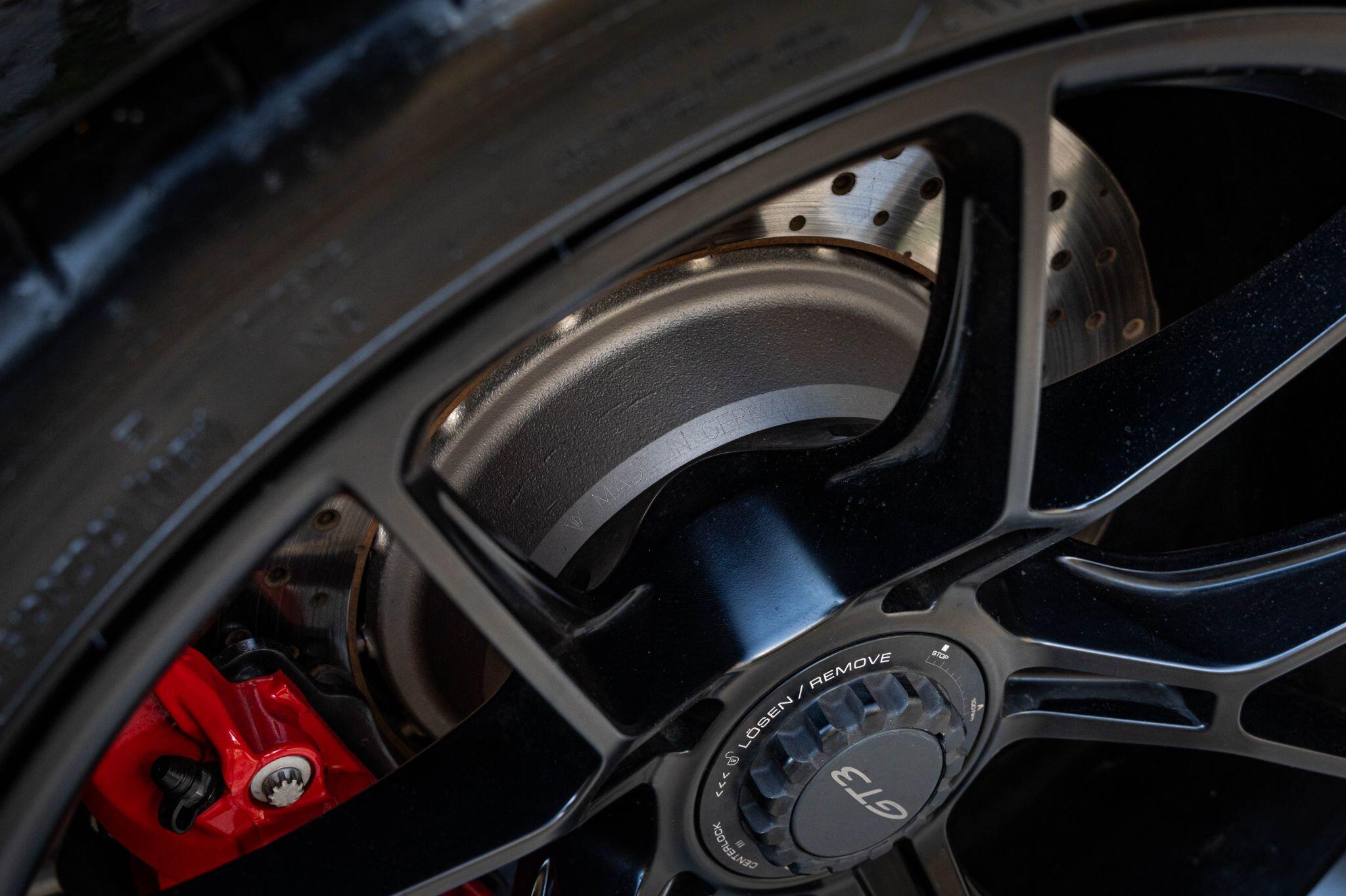Porsche 911 view 53