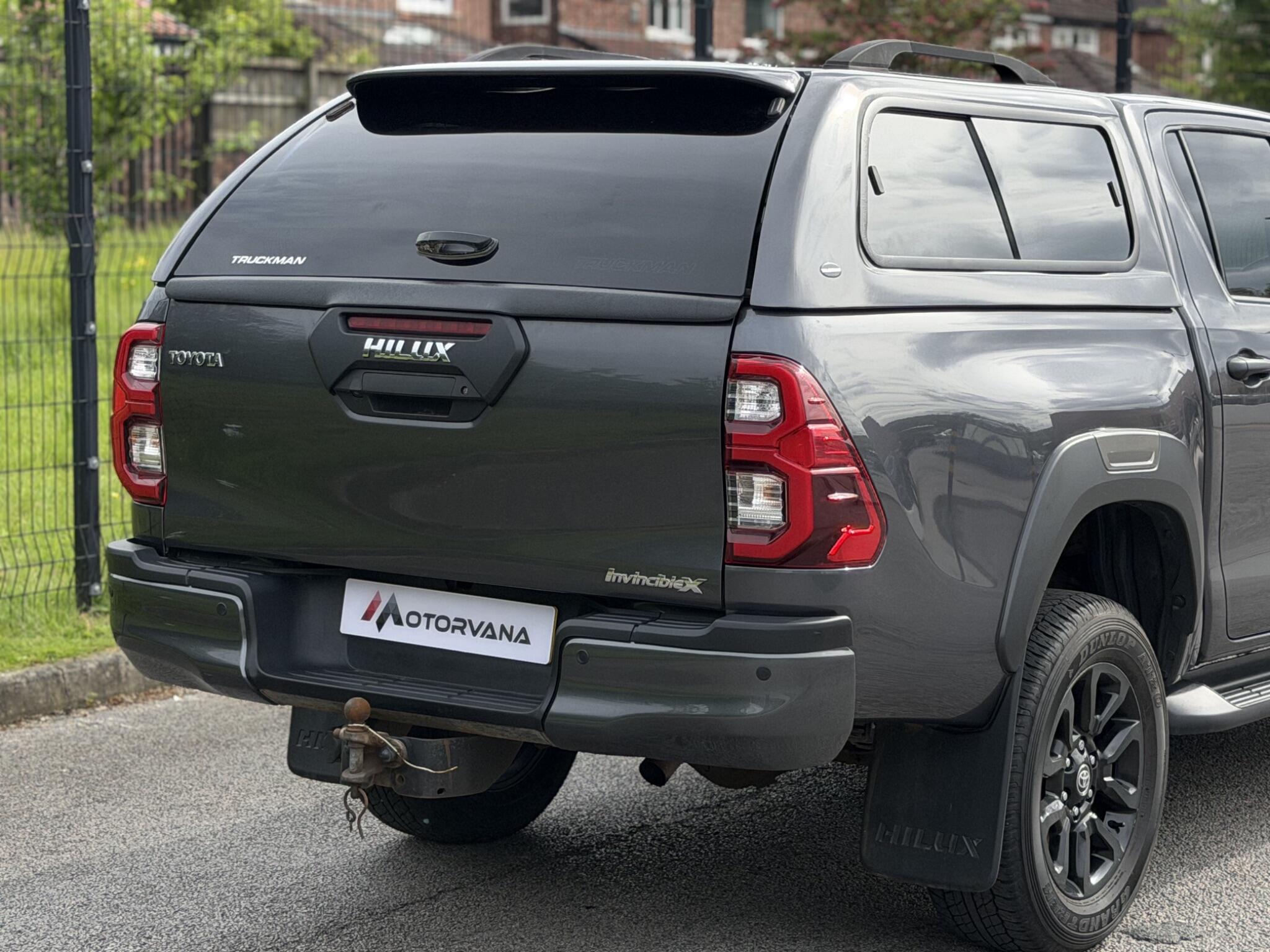 Toyota Hilux view 12