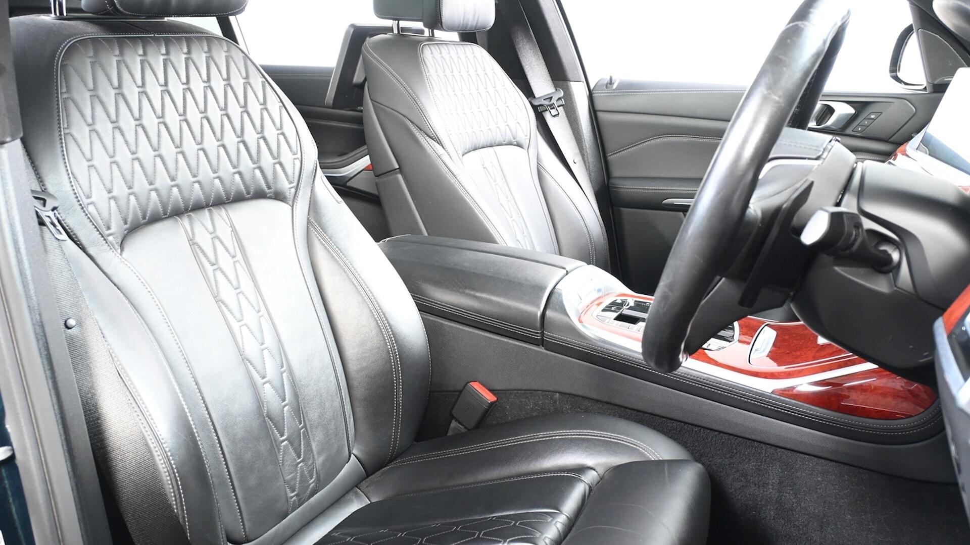 BMW Alpina XB7 view 11
