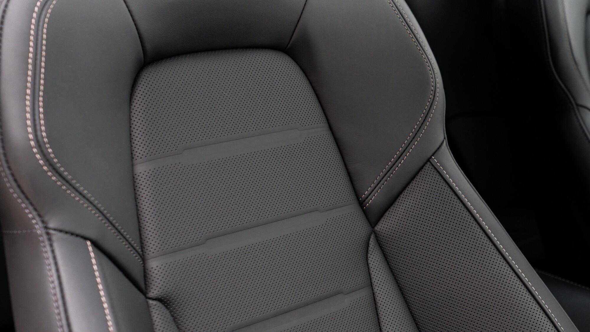 Porsche 911 view 44