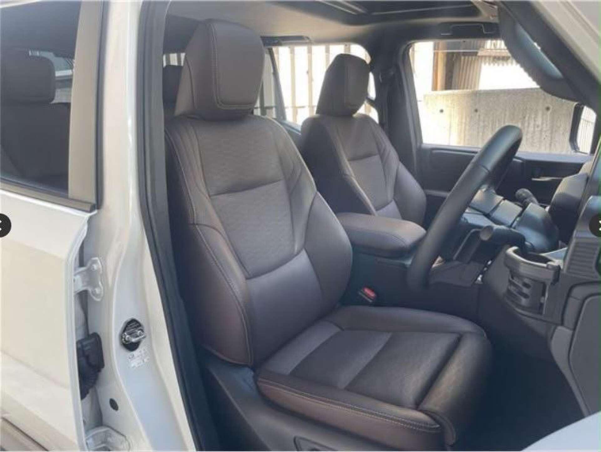 Toyota Land Cruiser view 29