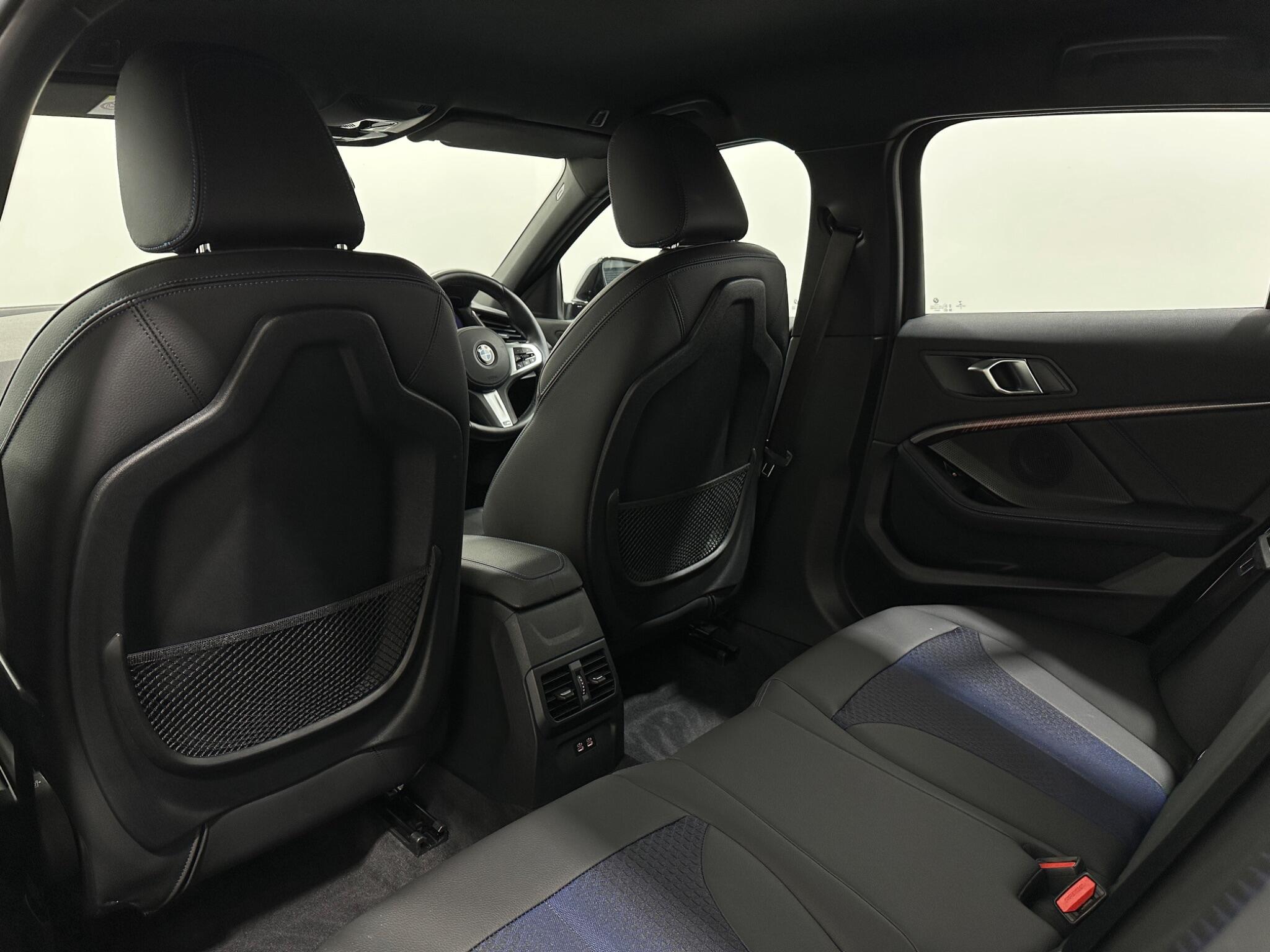 BMW 1 Series view 40