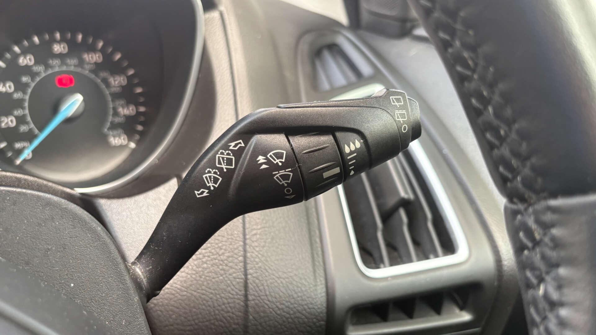Ford Focus view 20