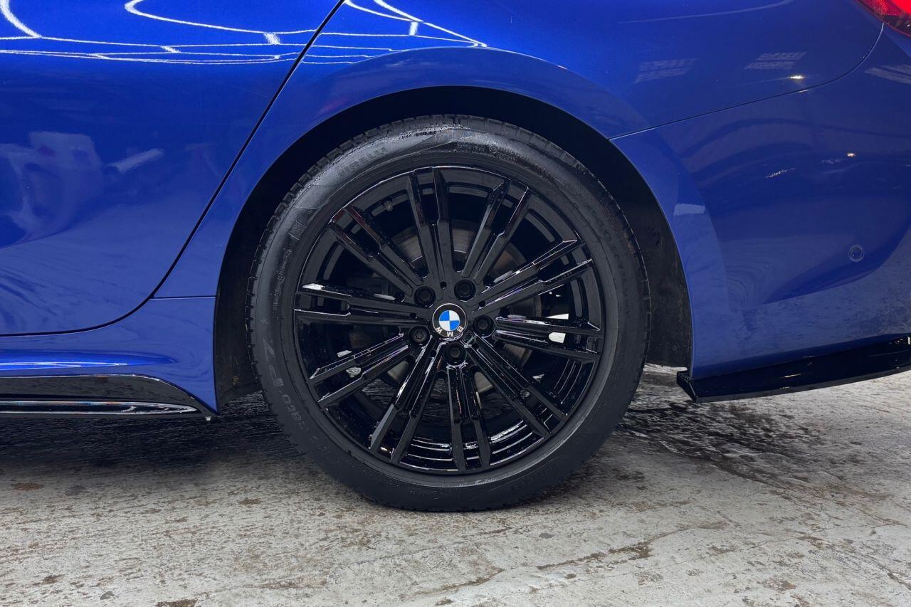 BMW 3 Series view 33