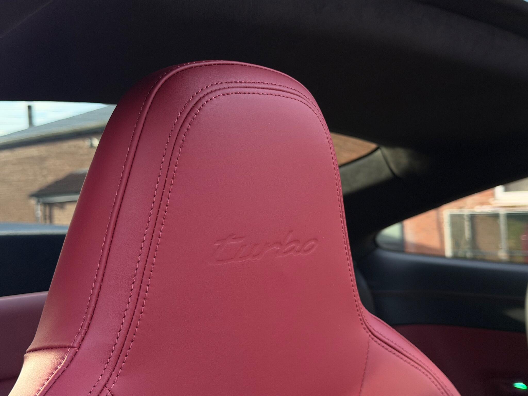 Porsche 911 view 31