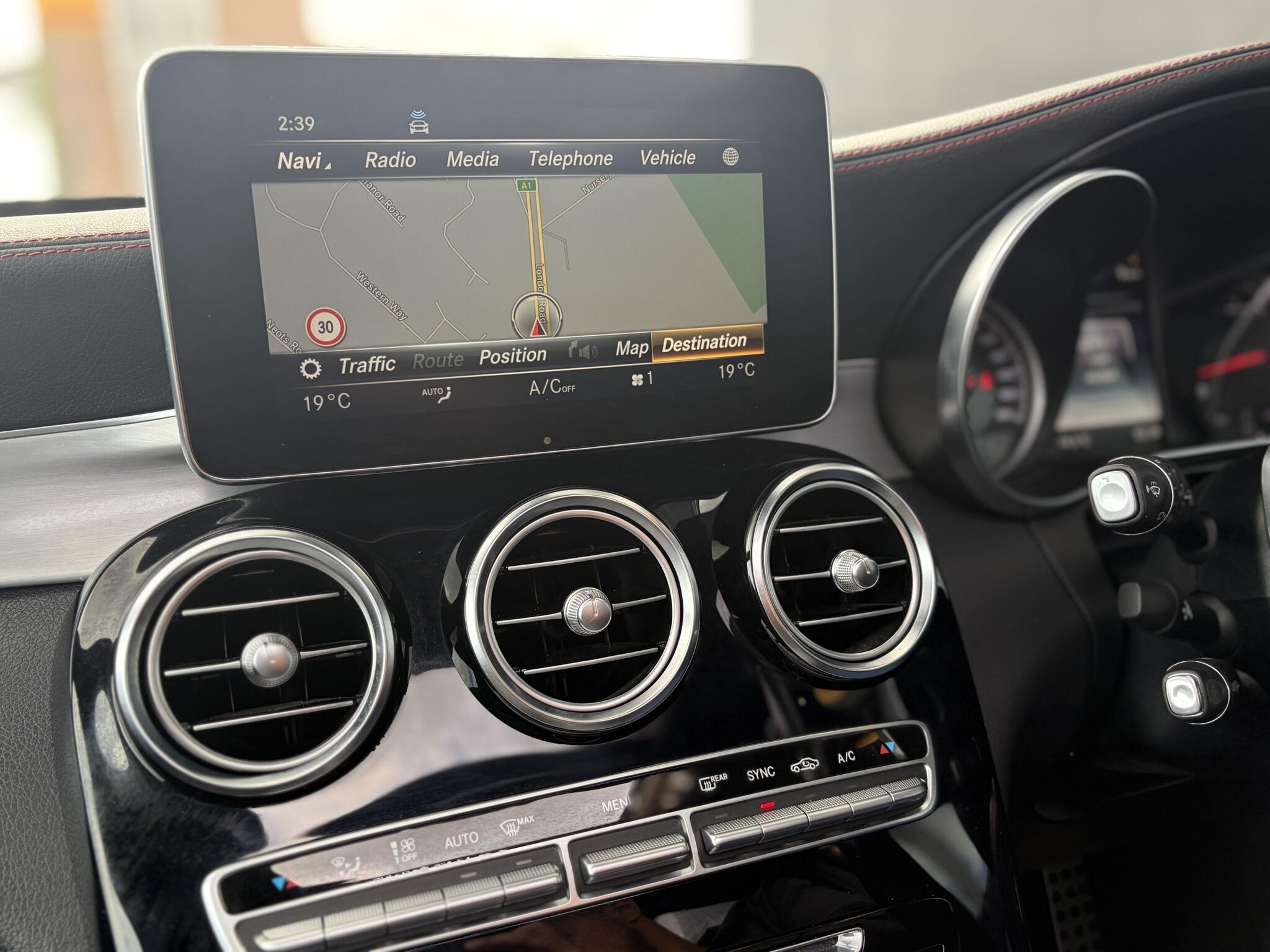 Mercedes-Benz GLC view 22