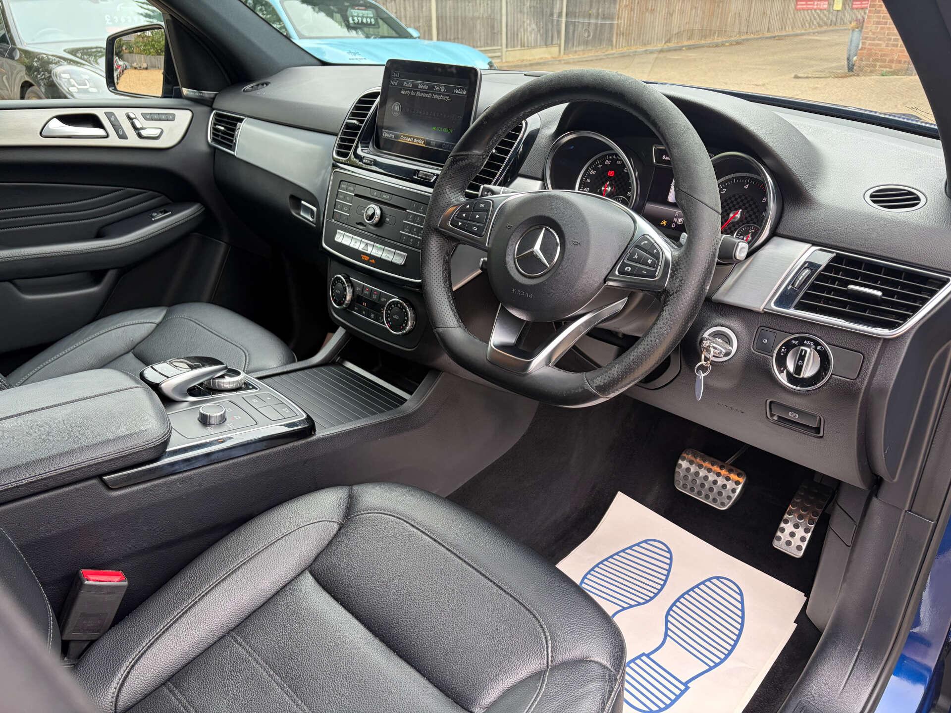 Mercedes-Benz Gle view 19